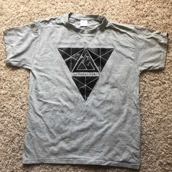 Grey Logan Garments T-shirt - Picture 1 of 2
